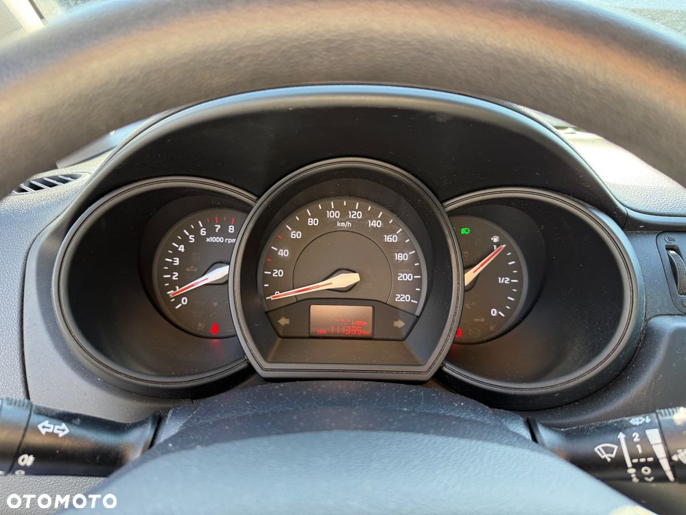 Kia Rio - 8