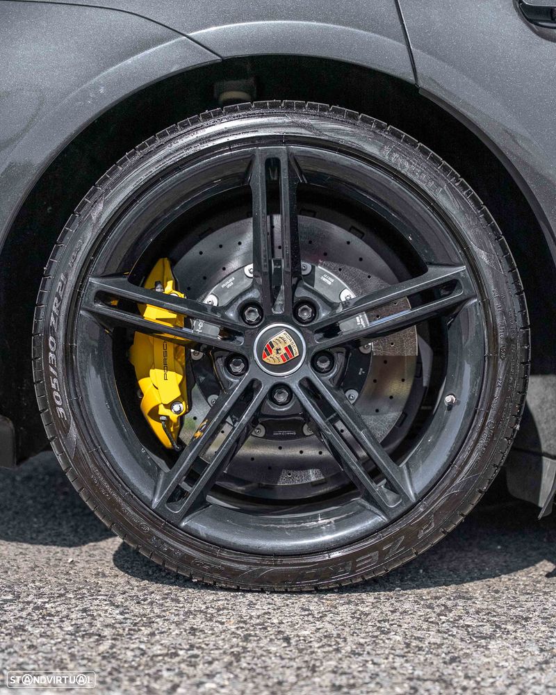 Porsche Taycan Turbo S - 9
