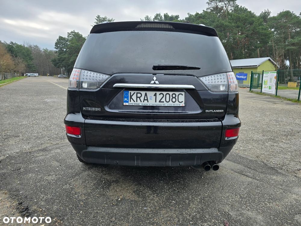 Mitsubishi Outlander 2.0 DID Intense + - 5