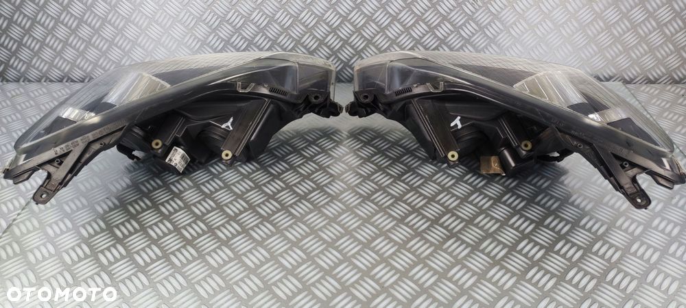 reflektor lampa prawy prawa lewa lewy przód przednia OPEL ASTRA H III 3 EU - 5