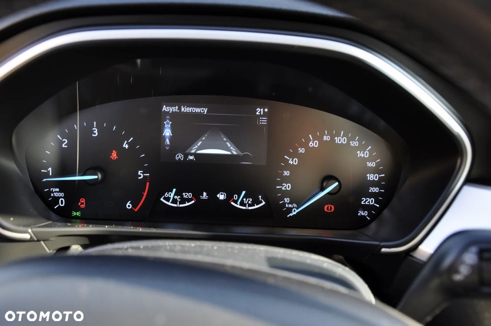 Ford Focus 1.5 EcoBlue Start-Stopp-System TITANIUM - 31