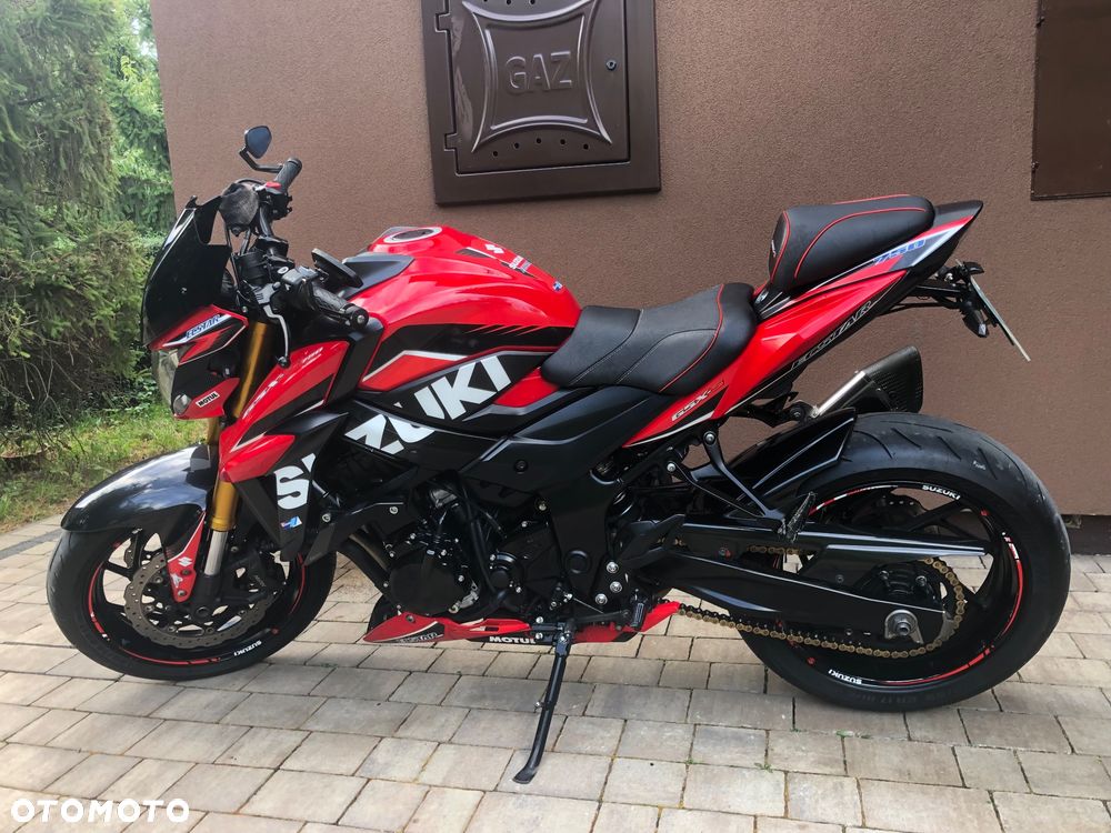 Suzuki GSX - 7