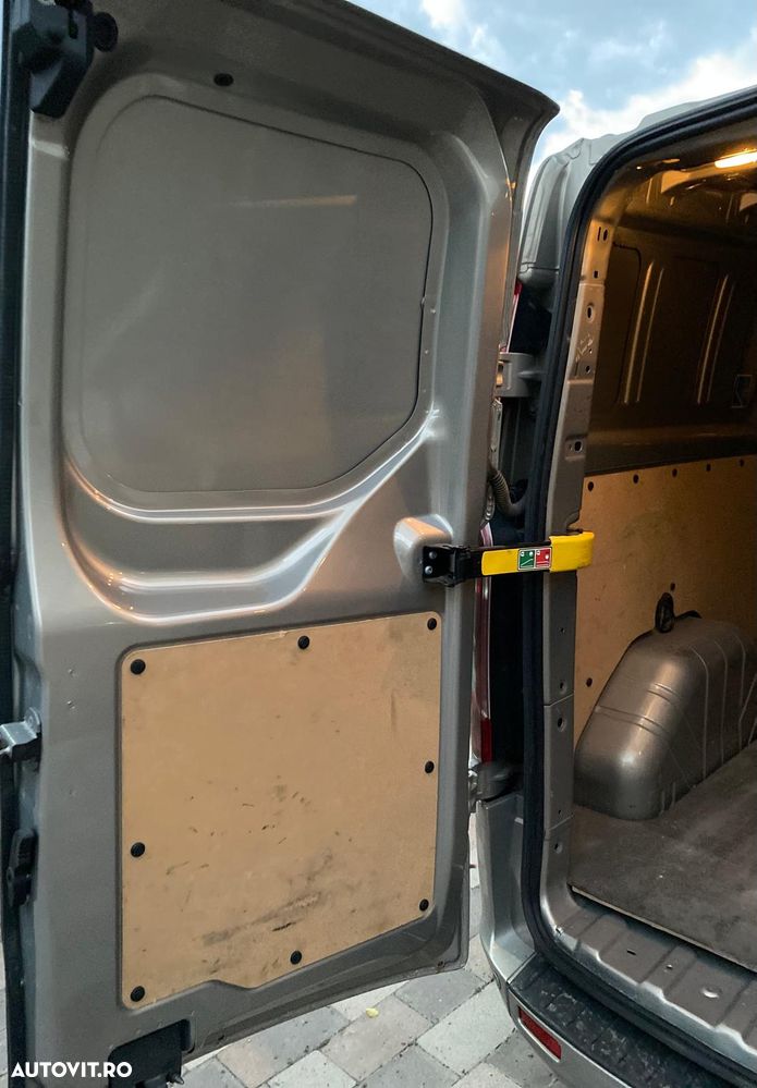 Ford TRANSIT CUSTOM - 11