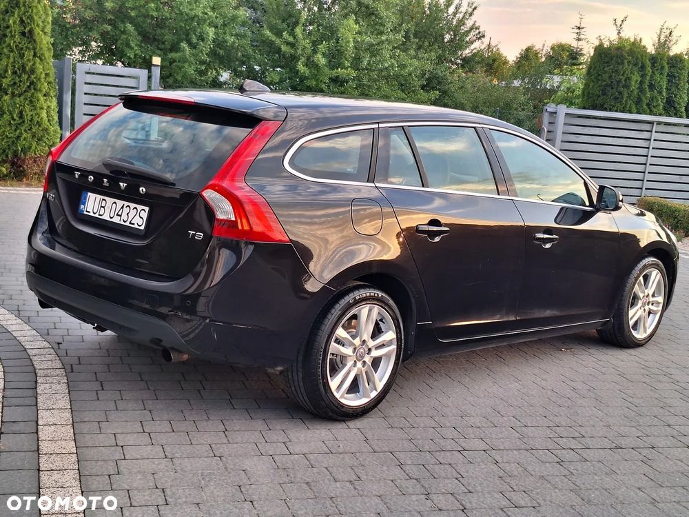Volvo V60 T3 Momentum - 6