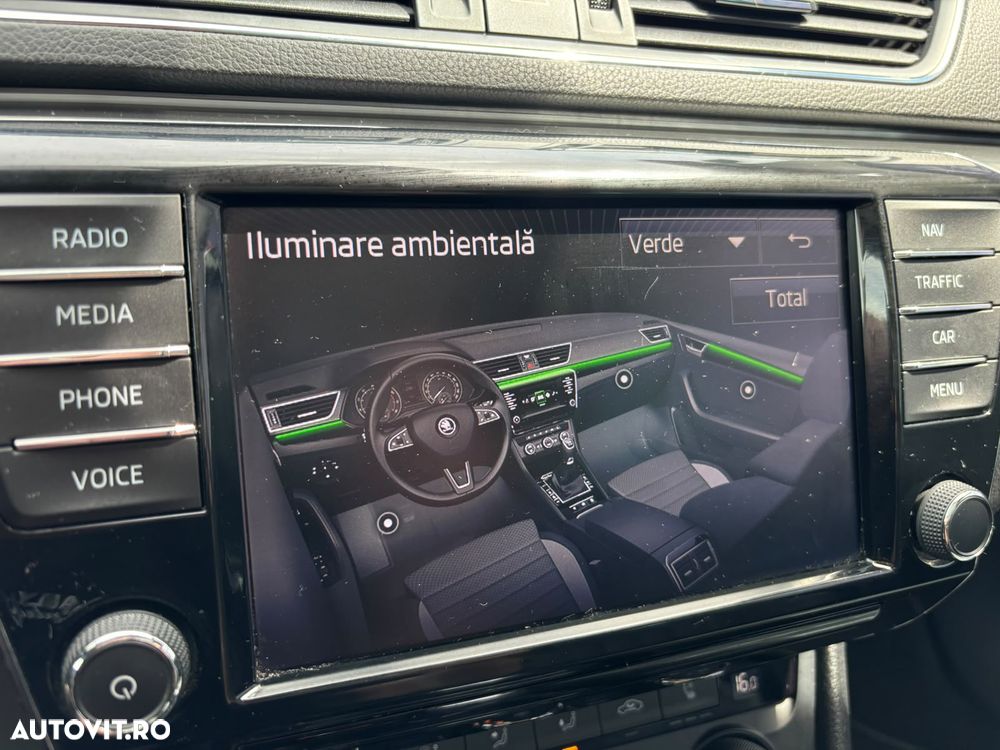 Skoda Superb 2.0 TDI DSG Ambition - 31
