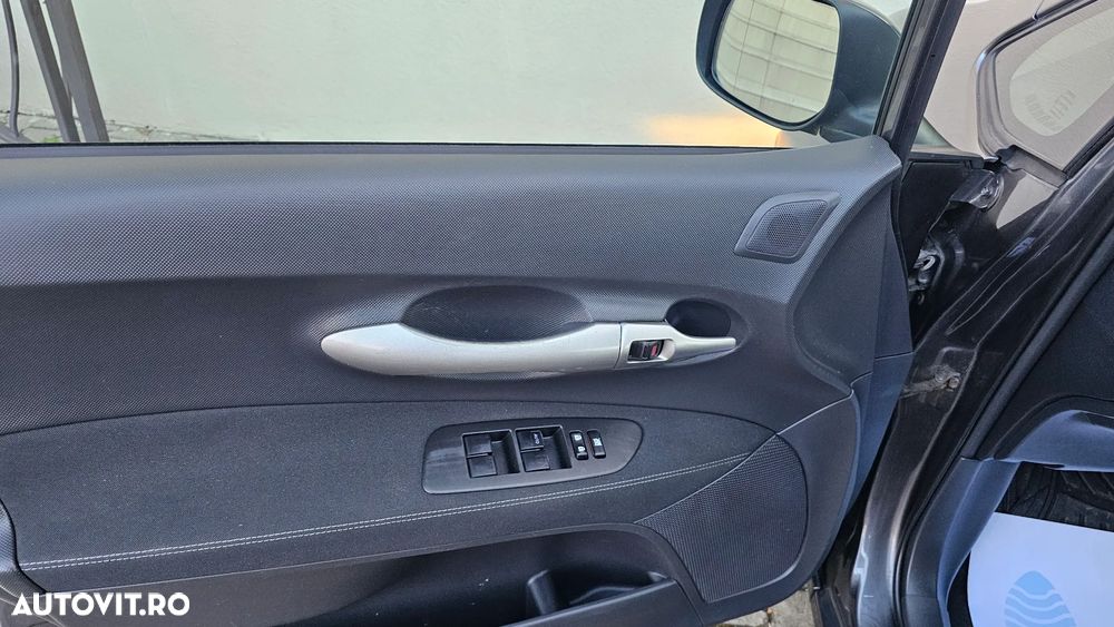 Toyota Auris 1.6 MultiMode Executive - 22