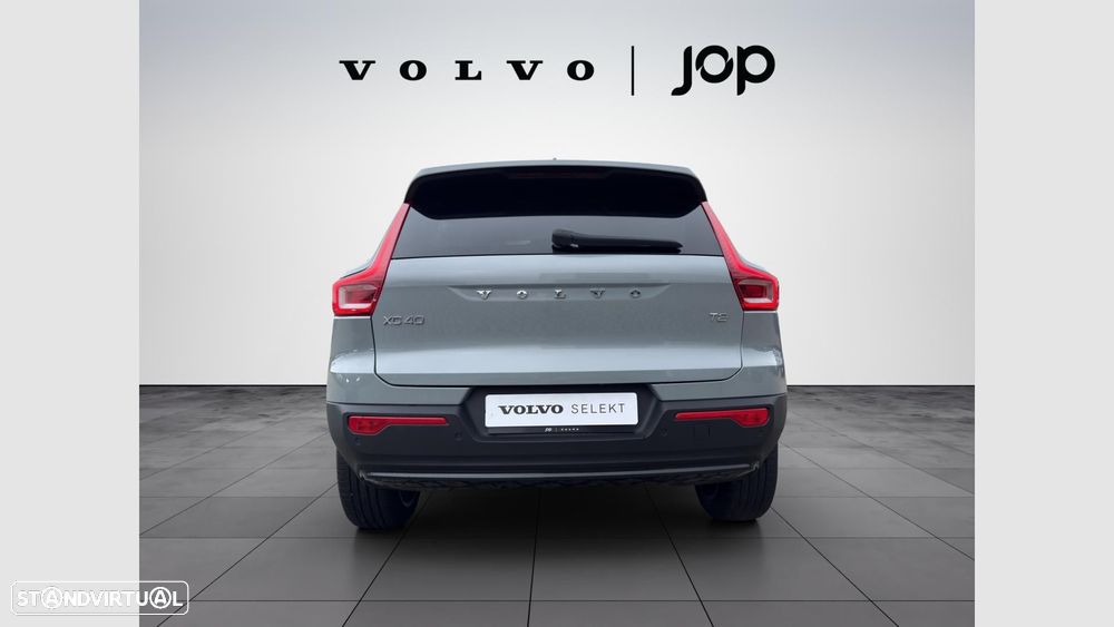 Volvo XC 40 1.5 T2 Plus Dark Auto - 4