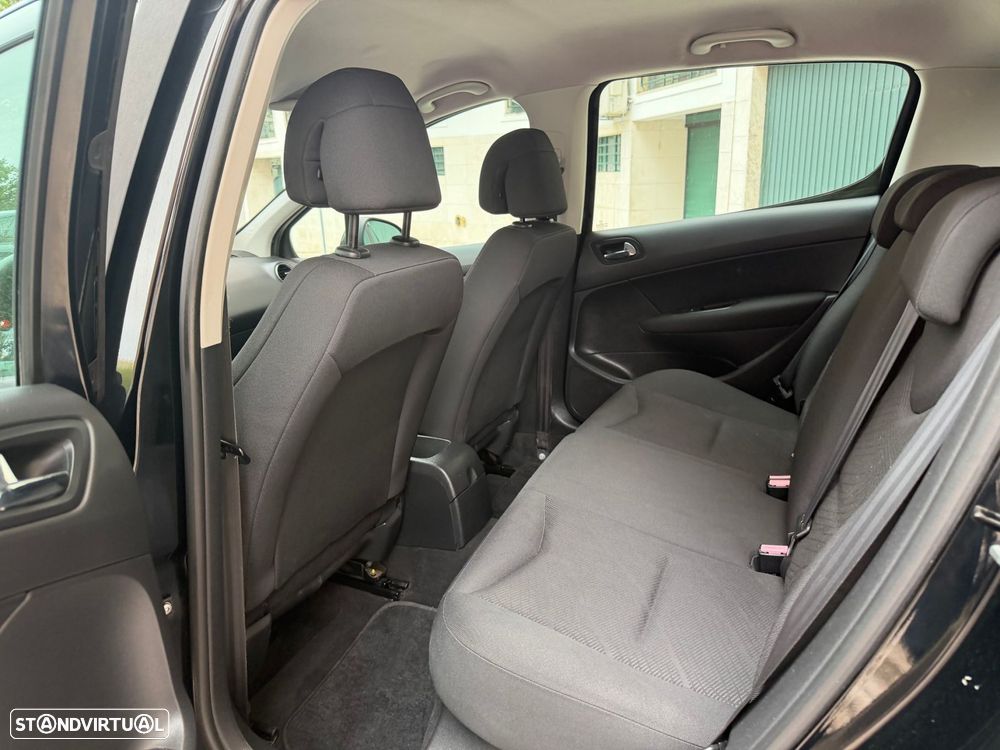 Peugeot 308 1.6 HDi Executive - 18