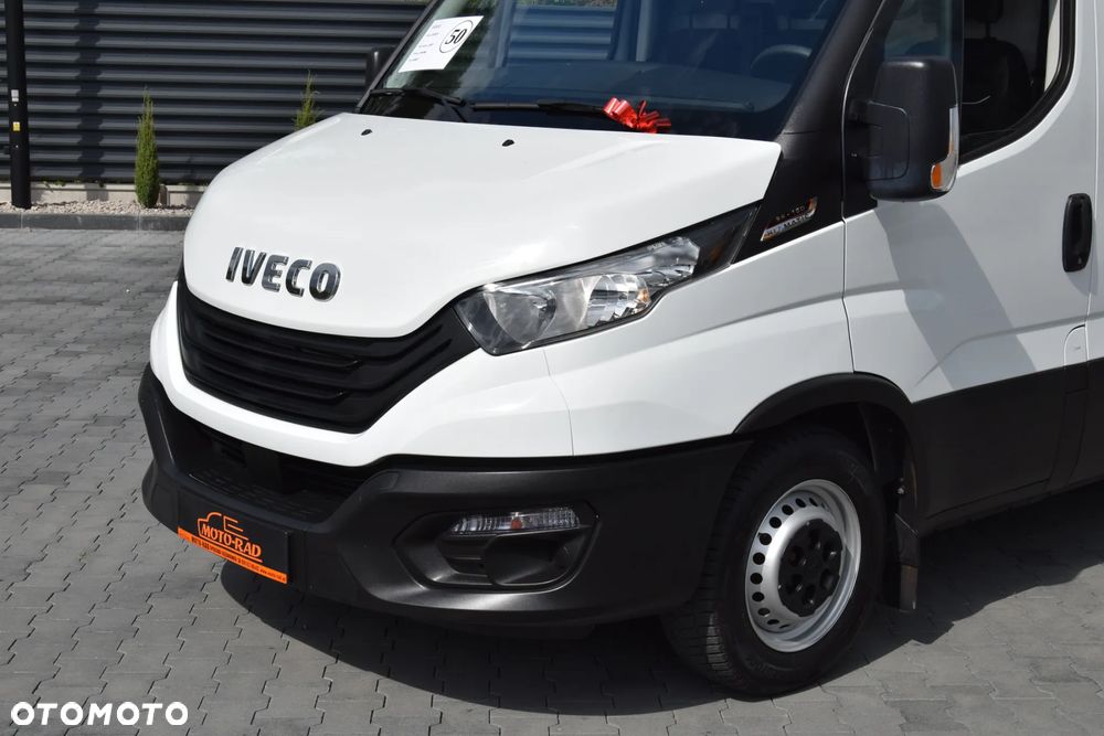 Iveco DAILY MAXI 35S14 / 2.3 - 140 KM / AUTOMAT HI-MATIC / NOWY MODEL / 3 OSOBY / DOSTAWCZE / BLASZAK / KAMERA COFANIA / TEMPOMAT / KLIMA / 2022 / SERWISOWANY / SPROWADZONY Z NIEMIEC - 9