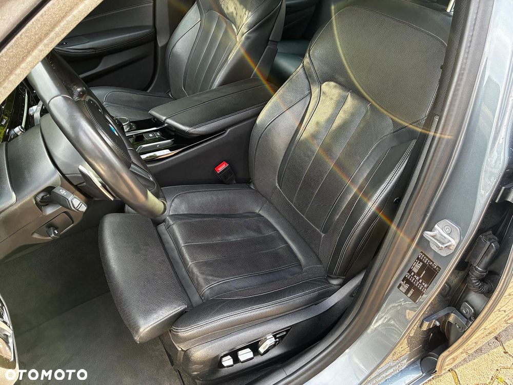 BMW Seria 5 520d Sport Line - 9