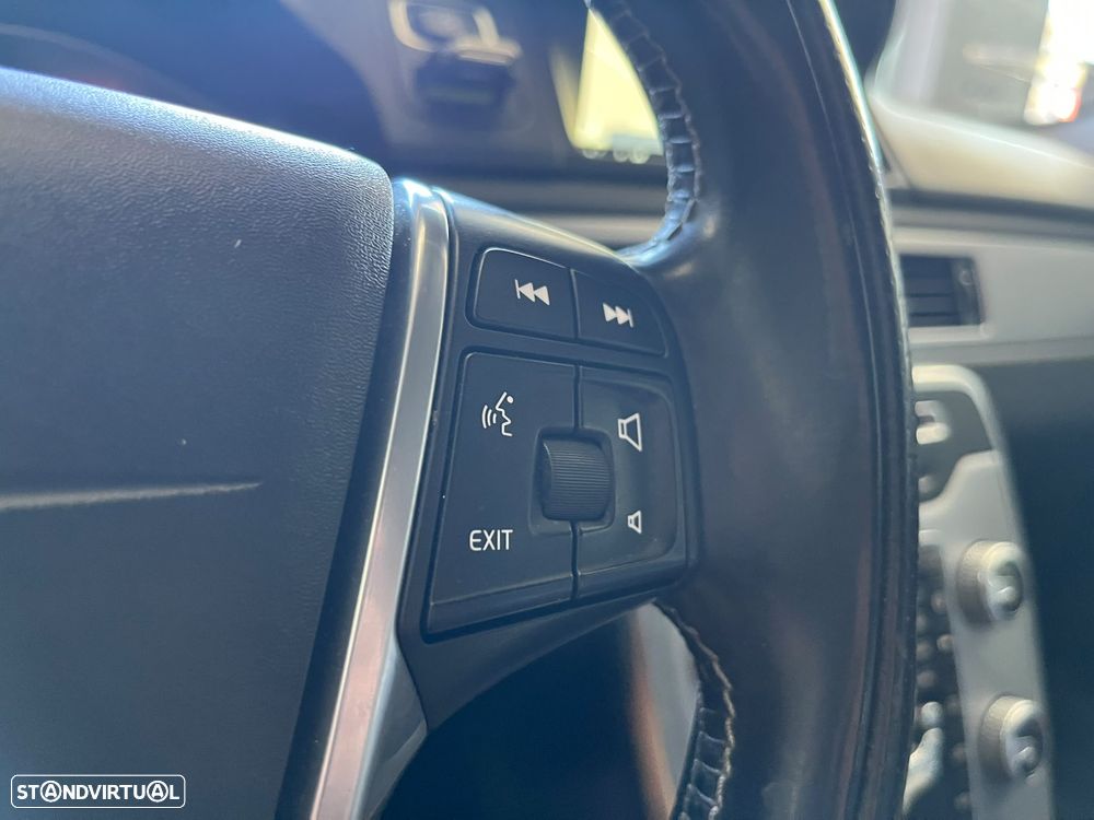 Volvo XC 70 2.0 D4 Momentum Geartronic - 21