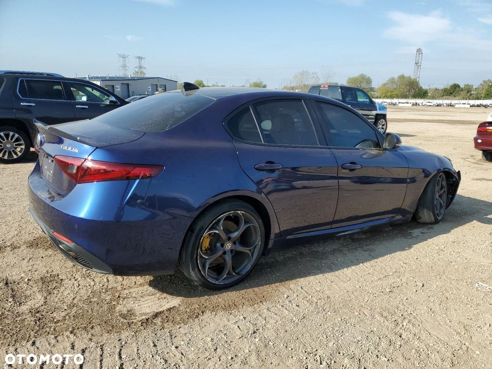 Alfa Romeo Giulia - 4