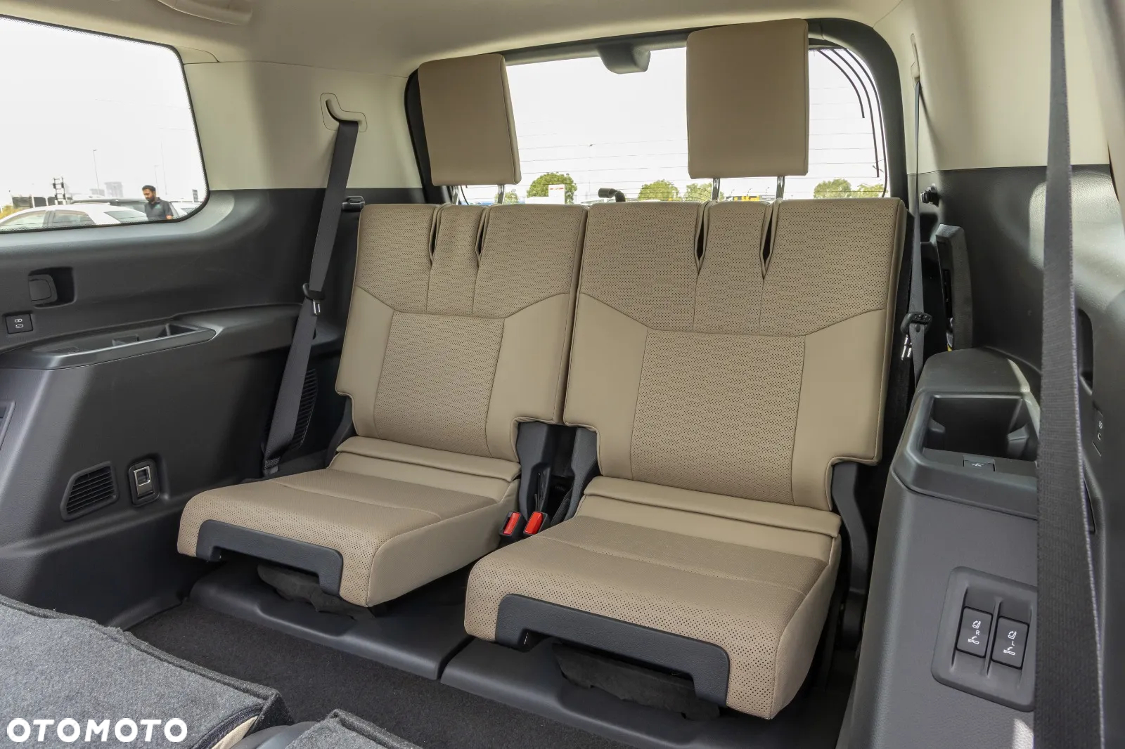 Toyota Land Cruiser - 14