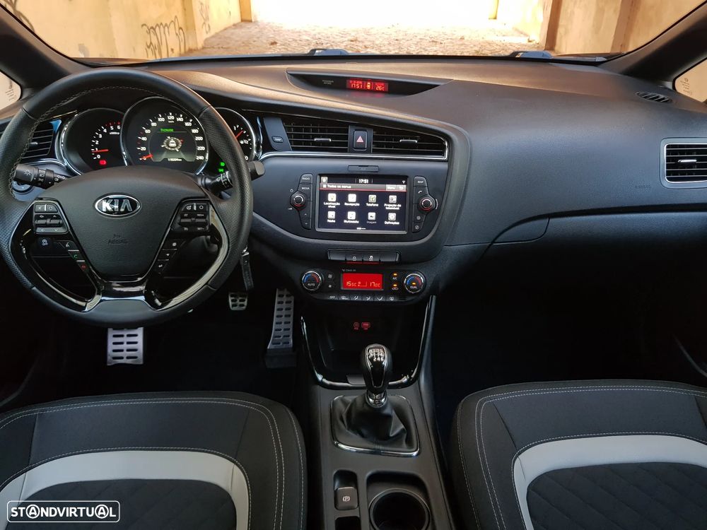 Kia Ceed SW 1.6 CRDi GT Line - 16