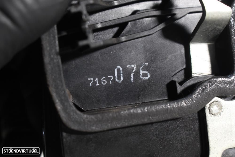 Fecho Da Porta Trás Direita Bmw 5 (E60)  51227167076 / 7167076 - 8