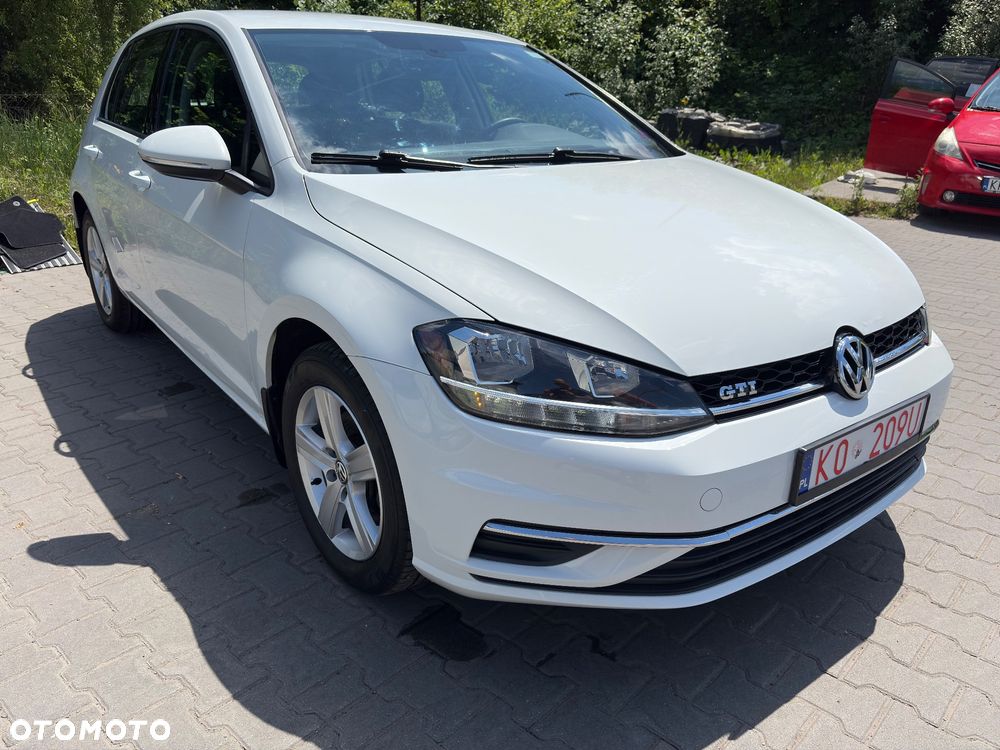 Volkswagen Golf - 8