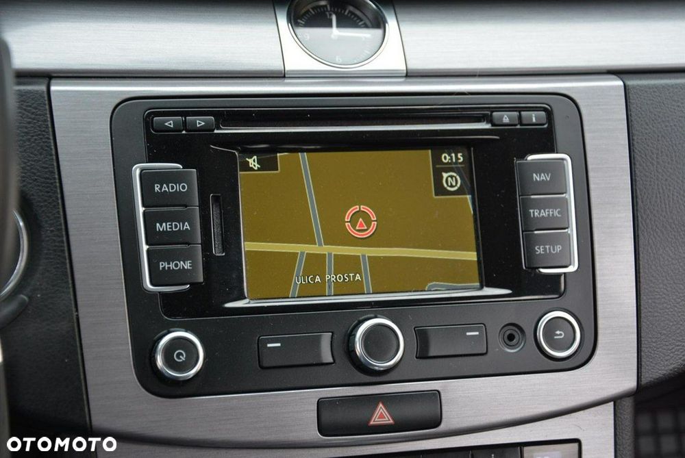 Volkswagen Passat - 23