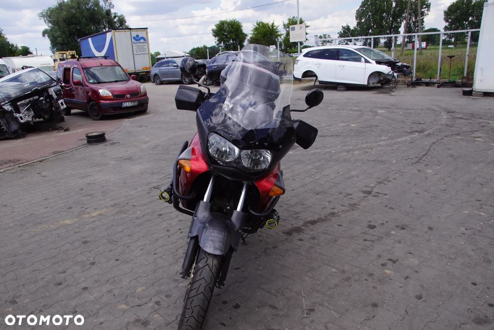 Motocykl na części - Honda XL1000 Varadero 996 cm3 94 KM SD01E 2001R Silnik Skrzynia Laga Owiewka Osłona Szyba Kufer Siedzenie Set Lampa Kierunkowskaz Wydech Manetka Sterownik Moduł Czujnik Licznik Przycisk - 2