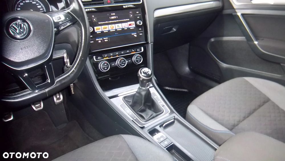Volkswagen Golf - 15