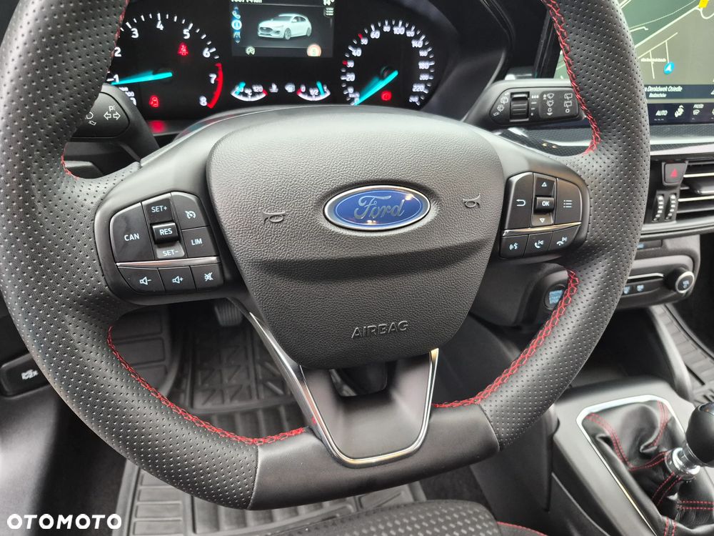 Ford Focus 1.0 EcoBoost Hybrid ST-LINE - 26