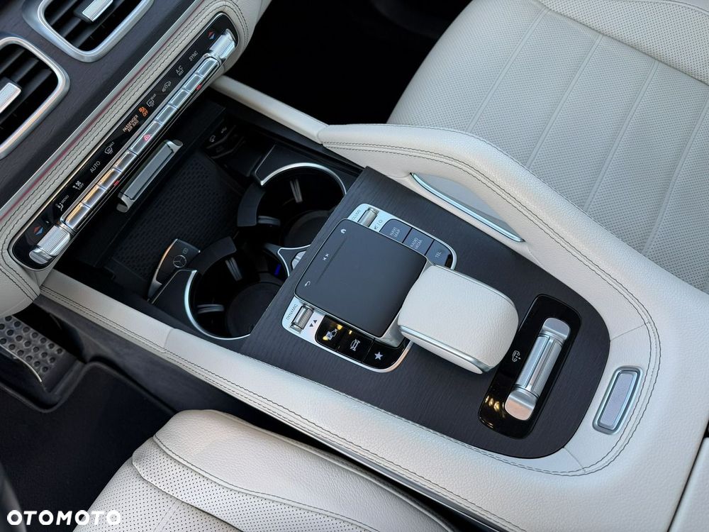 Mercedes-Benz GLS - 36