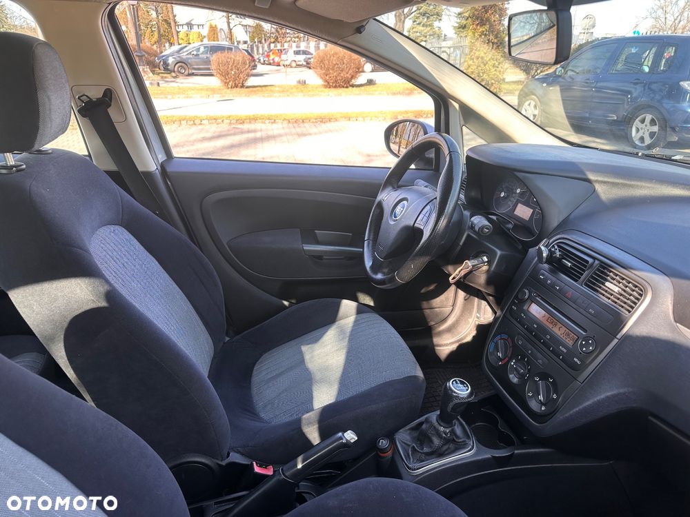 Fiat Grande Punto - 25