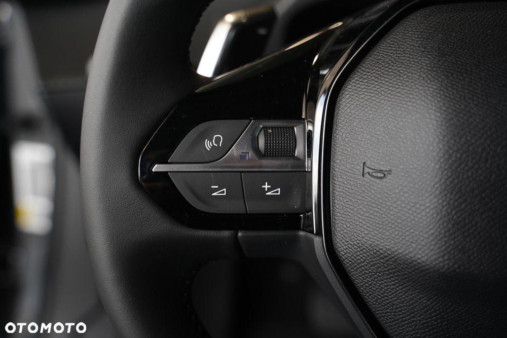 Peugeot 2008 PureTech mHEV Allure e-DCS6 - 17