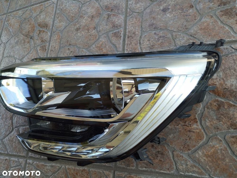 Lampa lewa ZWYKŁA Renault Megane IV 4 2016-2020 260603157R - 2