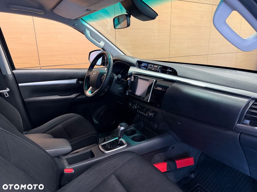 Toyota Hilux 2.4 D-4D Double Cab SR 4x4 - 10