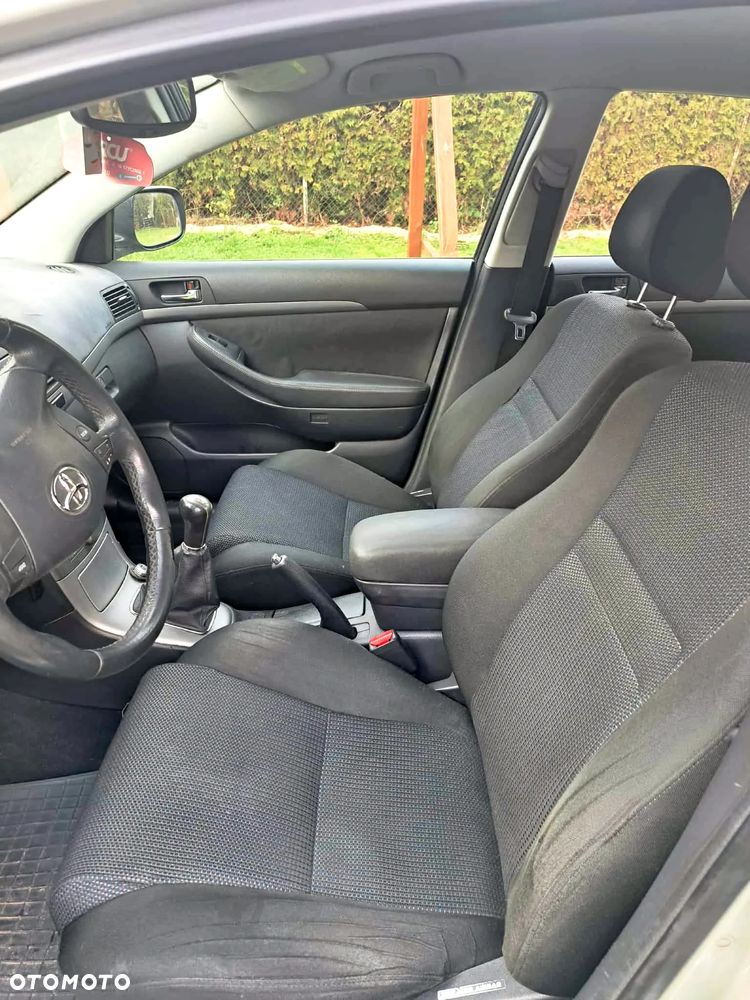 Toyota Avensis 1.8 VVT-i Sol - 6