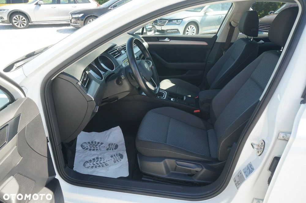 Volkswagen Passat 2.0 TDI EVO Essence DSG - 21