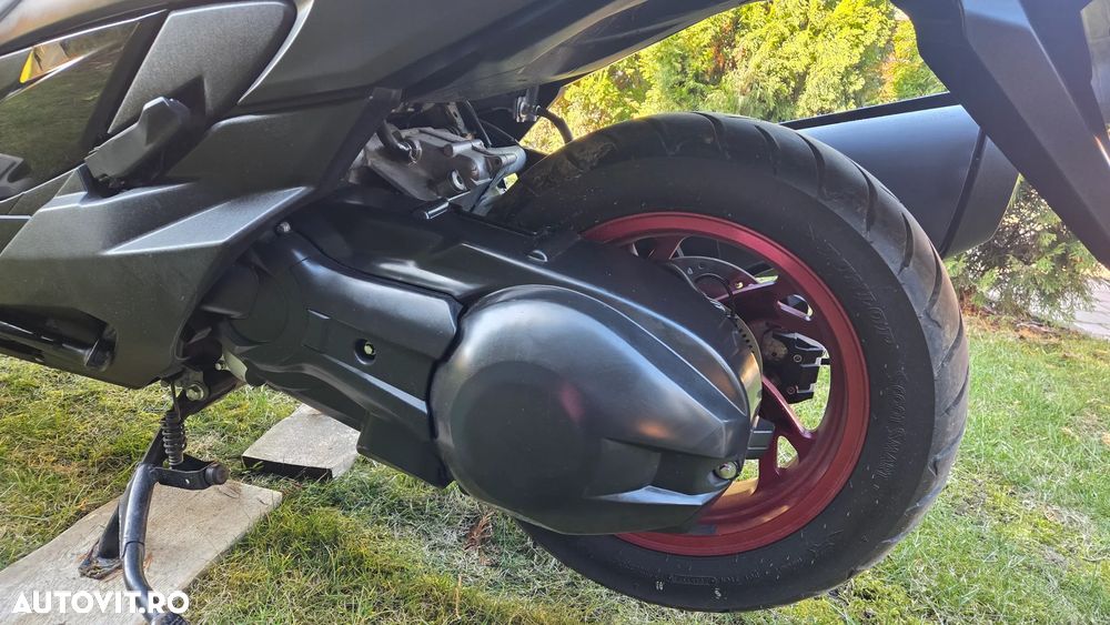 Suzuki AN 400 Burgman - 21