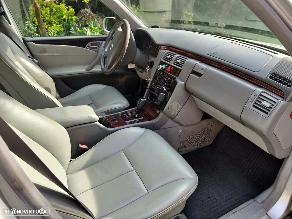 Mercedes-Benz E 220 - 3