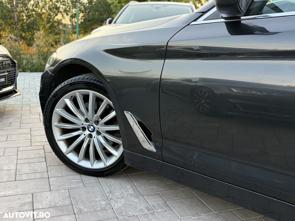 BMW Seria 5 520i Aut. - 33