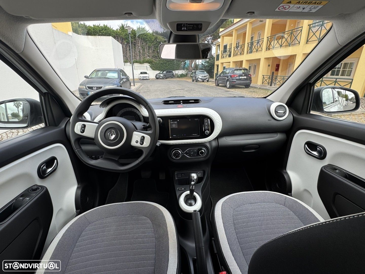 Renault Twingo Z.E. 22 Intens - 11