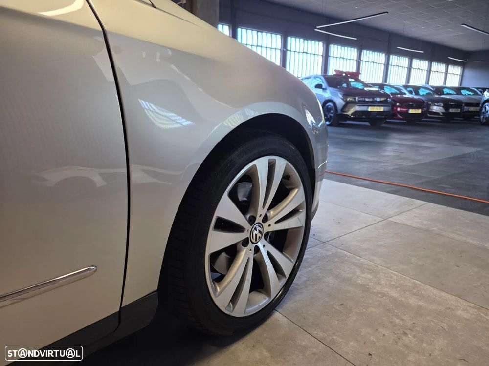 VW Passat Variant 2.0 TDi Highline DSG - 14
