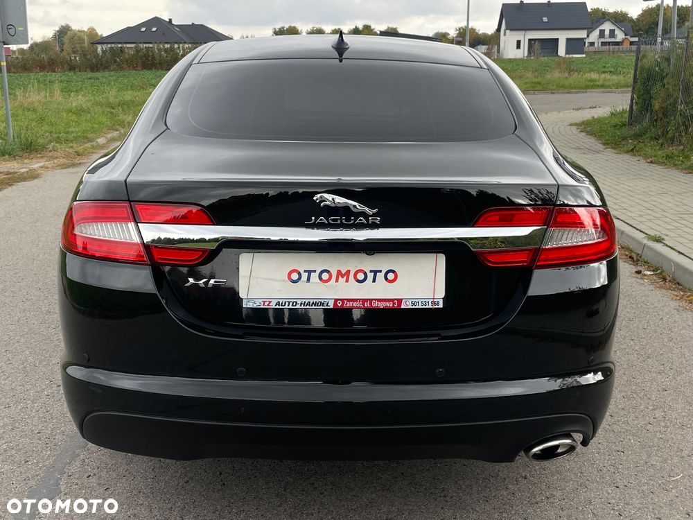 Jaguar XF 2.2 D Premium Luxury - 27