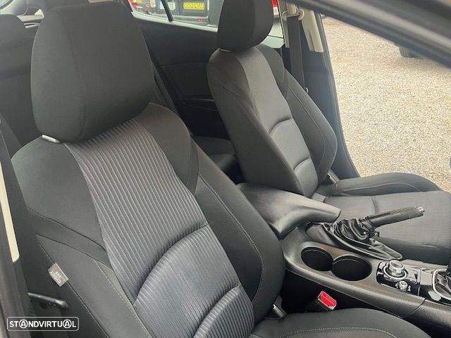 Mazda 3 1.5 Sky-D Evolve HS Navi - 14