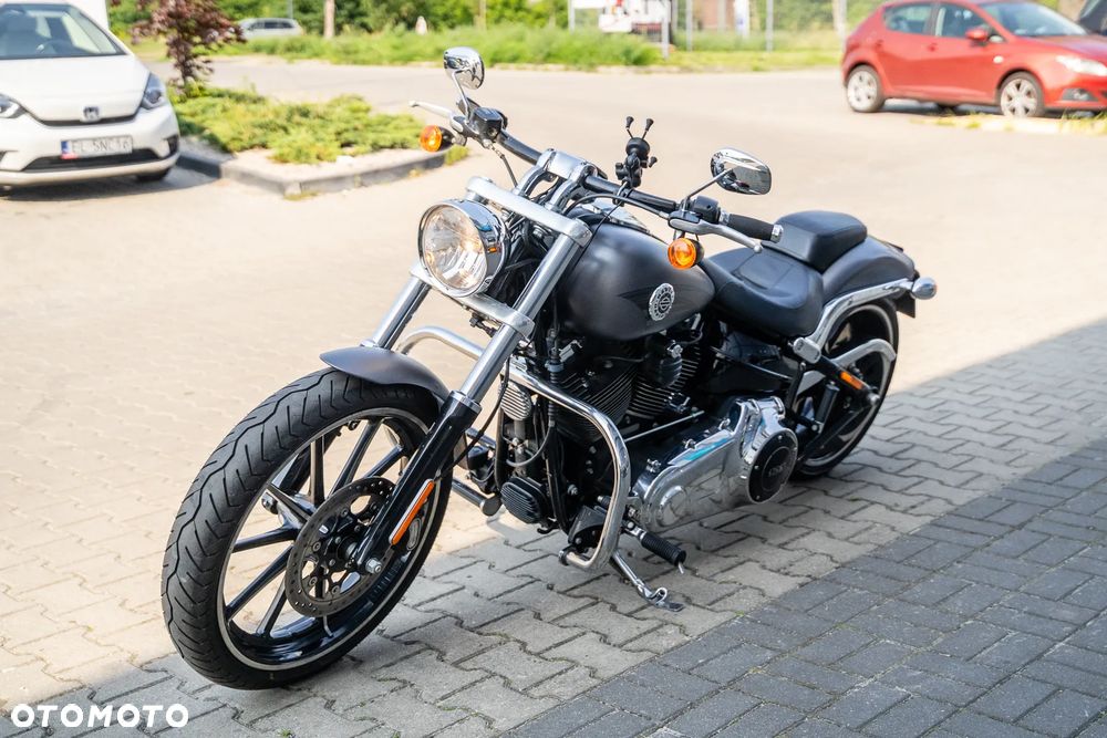 Harley-Davidson Softail Breakout - 3