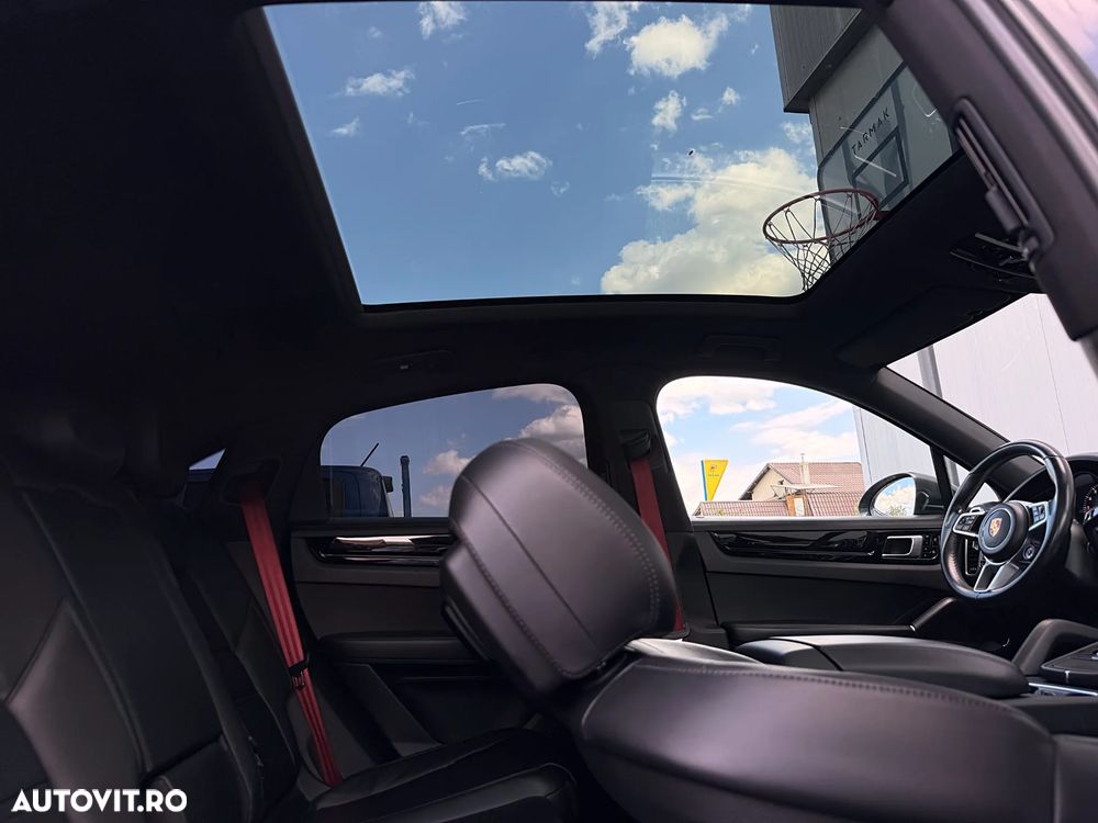 Porsche Cayenne Coupe Tiptronic S Platinum Edition - 33