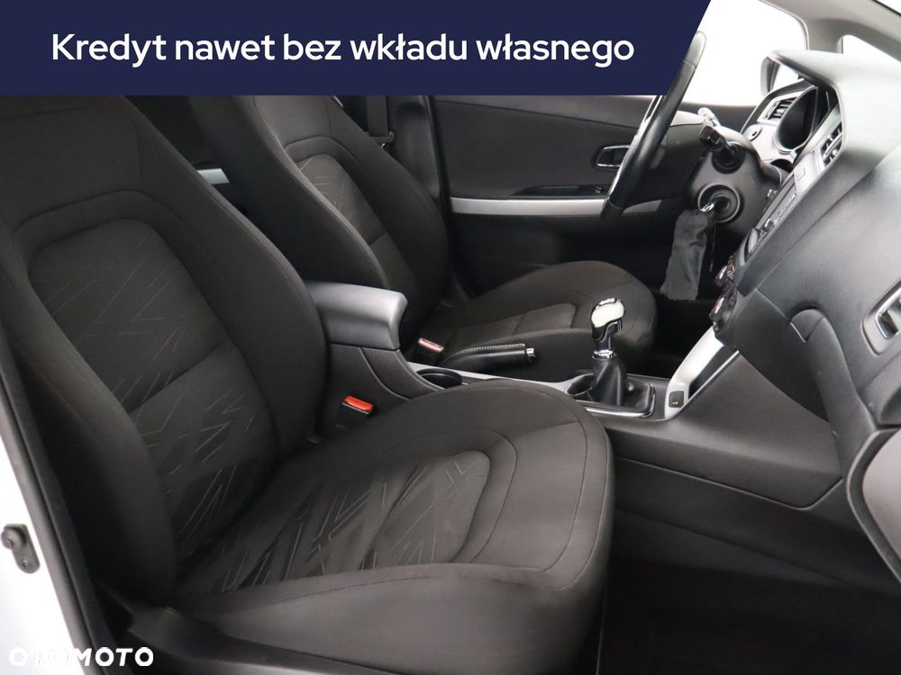 Kia Ceed - 11