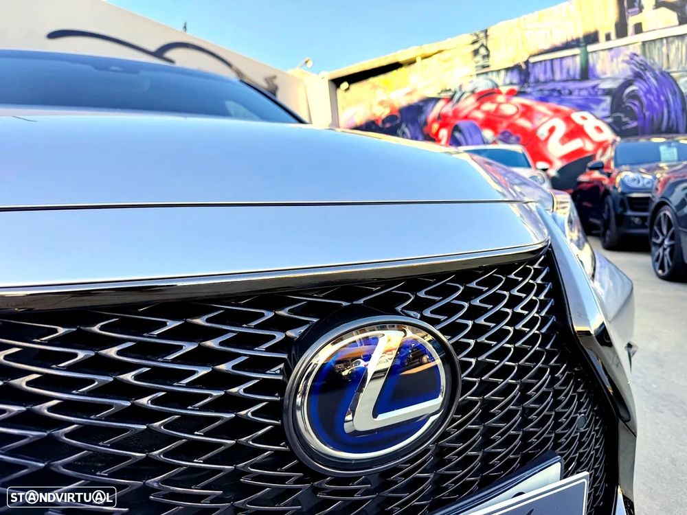 Lexus ES 300h - 60