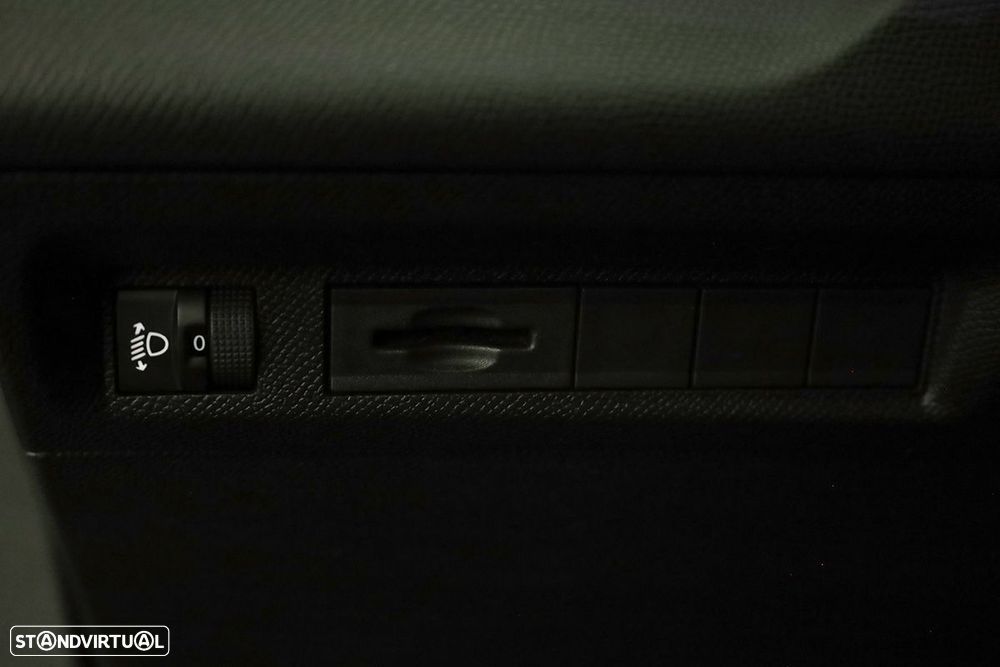 Peugeot 308 1.2 PureTech Allure EAT8 - 19