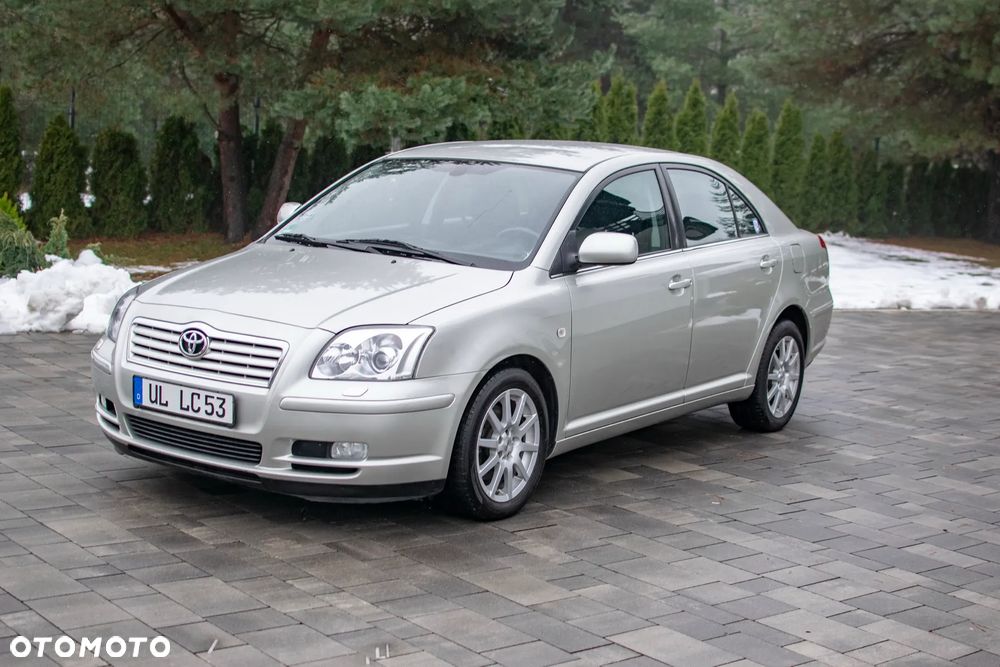 Toyota Avensis - 8