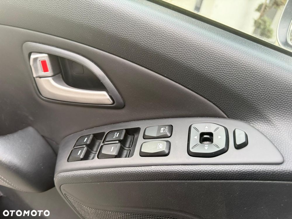Hyundai ix35 2.0 CRDi 4WD Premium - 22