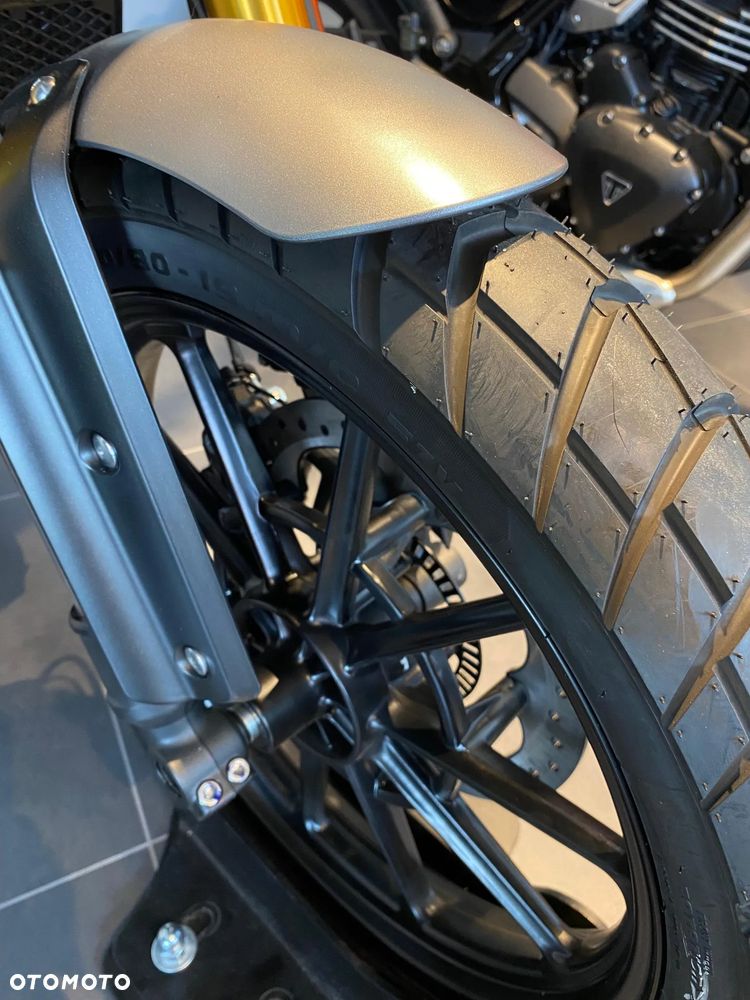Triumph Scrambler - 8