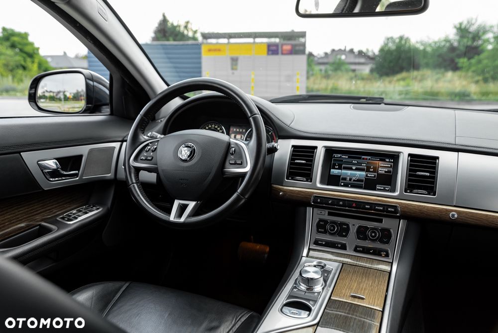 Jaguar XF 2.2 - 26