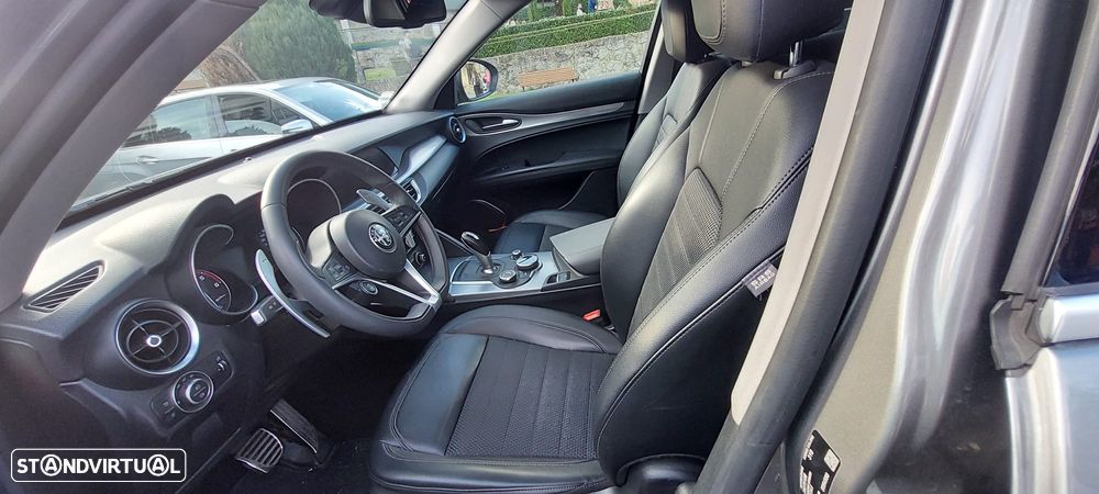 Alfa Romeo Stelvio 2.2 D Super AT8 - 8