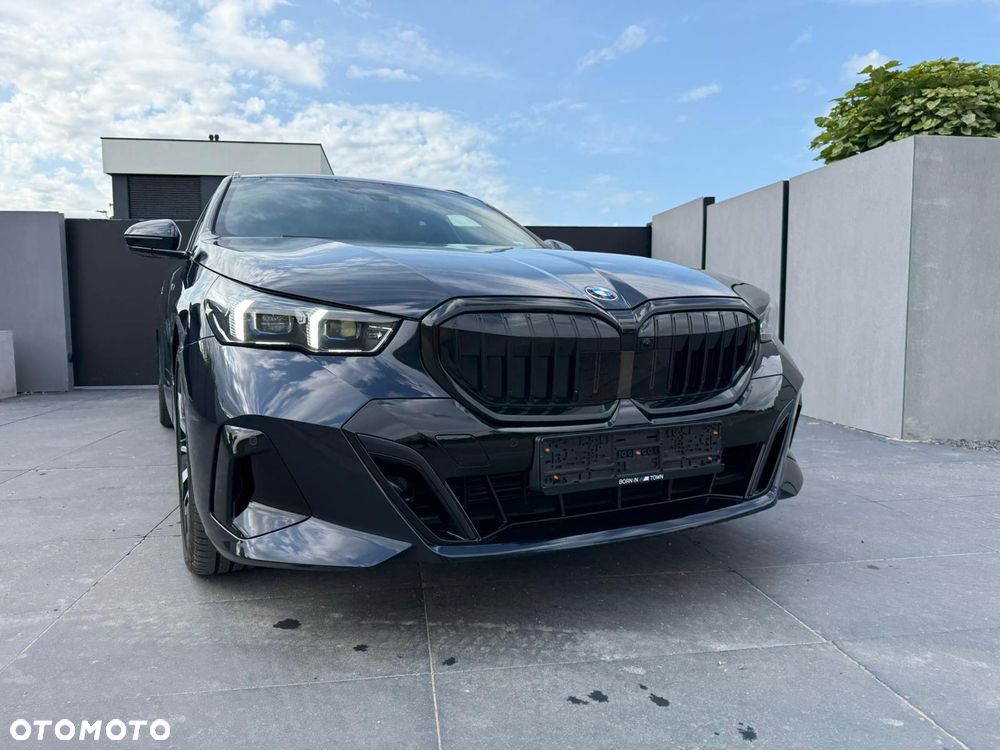 BMW Seria 5 520d xDrive Touring - 11
