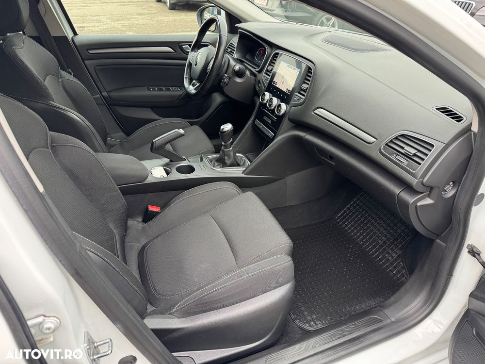 Renault Megane BLUE dCi 115 ZEN - 29